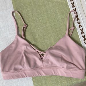 Alo Sports Bra - Light Pink
